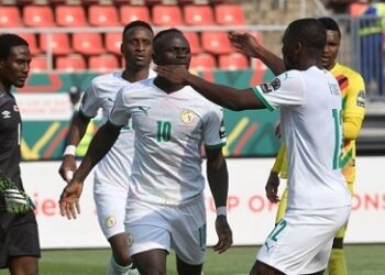 Sadio Mane, scores penalty, Senegal win, 1-0, Zimbabwe 