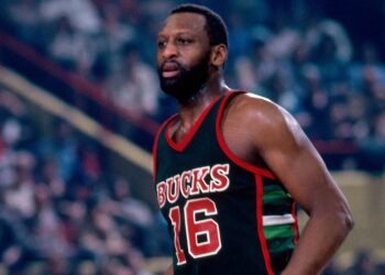 Bob Lanier, NBA, Hall of Famer, dies, 73