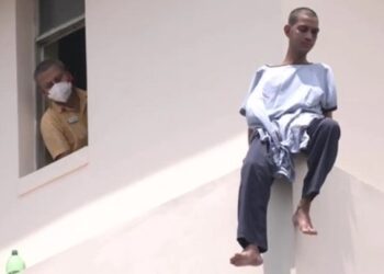 Patient falls, 7th floor, Kolkata hospital, dies