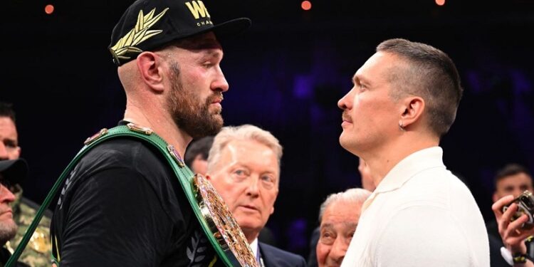 Oleksandr Usyk, Tyson Fury, Boxing, Heavyweight, Earring