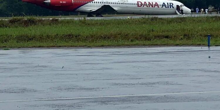 Dana aircraft, Runway skid-off, Lagos, Nigeria