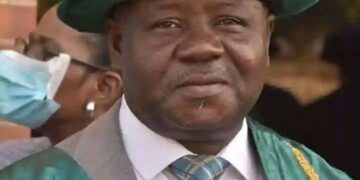 ISIAKA ZUBAIR ALIAGAN, Ilorin, First professor, Mass Communications
