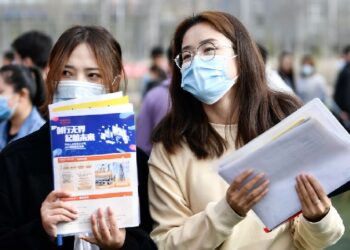 Chinese job seekers, Job scammers, Hard economy