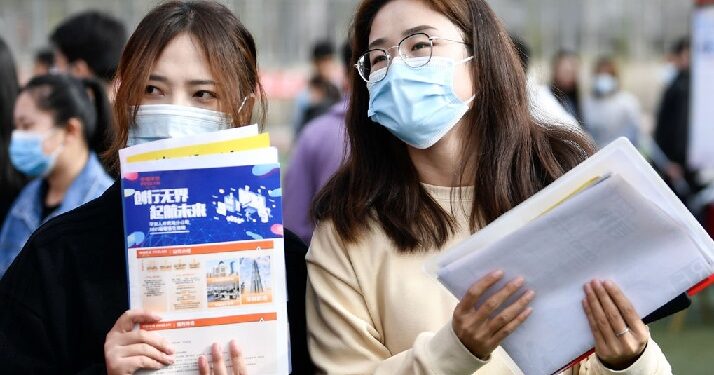 Chinese job seekers, Job scammers, Hard economy